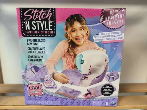 OUTLET Mașină de cusut Cool Maker Accesorii stil Stitch n' Neck AMBALAJ DETERMINAT