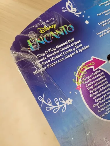 OUTLET Păpușă Mirabel cântând Disney cu acordeon Encanto-ul nostru fermecat AMBALAJ DETERMINAT