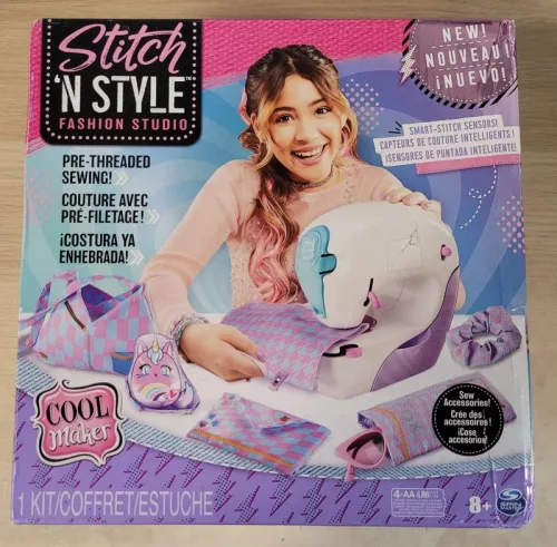 OUTLET Mașină de cusut Cool Maker pentru copii Accesorii pentru gât Stich 'n Style AMBALAJ DETERMINAT