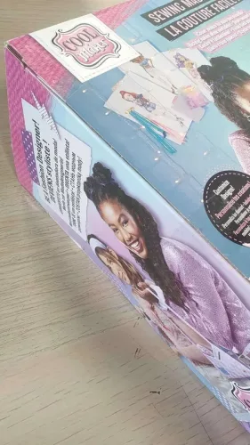 OUTLET Mașină de cusut Cool Maker pentru copii Accesorii Stich 'n Style Stitch PRODUSUL ARE SEMNELE DE UTILIZARE