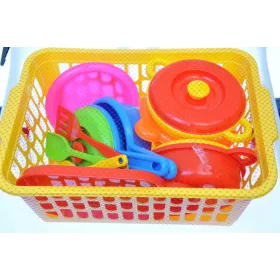    UTENSILE DE BUCĂTĂTARE din plastic COLORATE într-un COȘ BOLO UTENSILE de jucărie