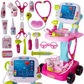  Micul doctor doctor l-a pus pe doctor pe un cărucior ECG