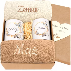   Set Cadou Nuntă - Prosoape Brodate și Cani Personalizate, Ambalate Elegant