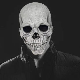    O cască înfricoșătoare cu o mască de craniu cu cap complet și o falcă mobilă. Culoare deschisă de Halloween