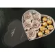  Cutie cadou de Craciun, trandafiri de sapun si Ferrero Rocher