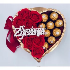    Tort inima cu ciocolata Merci Ferrero Rocher, trandafiri de sapun, cadou