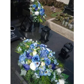   Set Complet pentru Mormânt: Aranjament Floral și Buchet pentru Vază