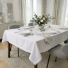 Față de masă albă Hanah 140 × 280 cm cu margine decorativă