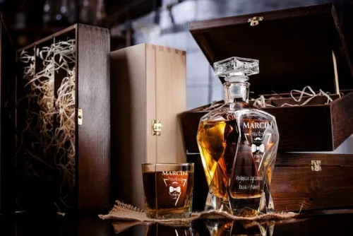 Carafă de whisky Edwanex cu 6 pahare și gravură, 0,75 l