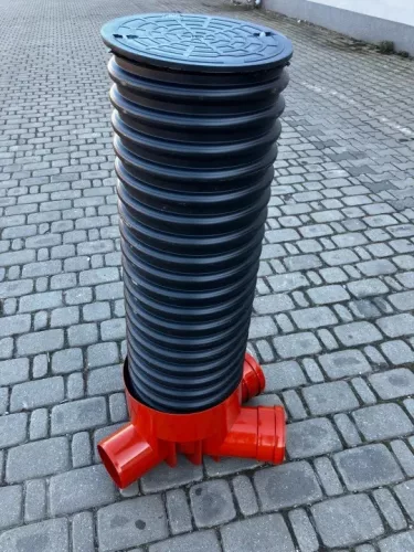Puț de canalizare colectare 315/160 mm cu țeavă Pipelife 1 m, trei intrări și o ieșire