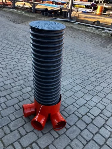 Puț de canalizare colectare 315/160 mm cu țeavă Pipelife 1 m, trei intrări și o ieșire