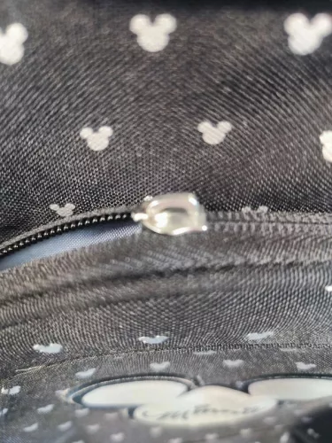 OUTLET BeUniq Paso – Rucsac școlar Minnie Mouse cu mai multe compartimente, lipsește pandantivul de pe tragătorul de fermoar