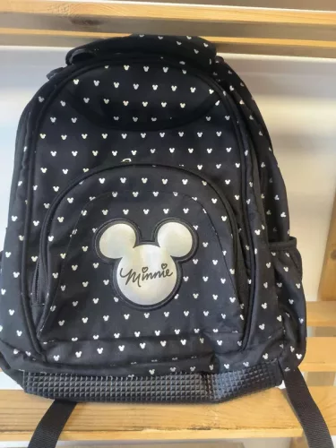 OUTLET BeUniq Paso – Rucsac școlar Minnie Mouse cu mai multe compartimente, lipsește pandantivul de pe tragătorul de fermoar